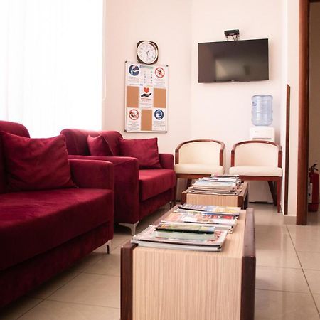 Alvero Hotel Пермет Екстер'єр фото