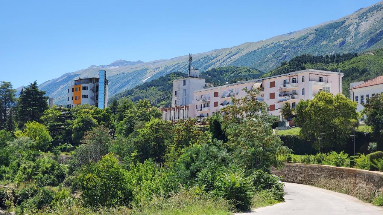 Alvero Hotel Пермет Екстер'єр фото