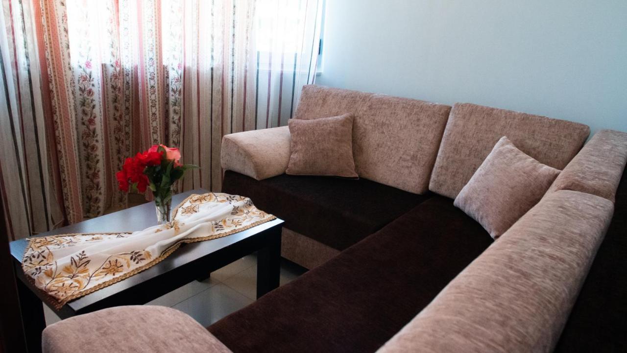 Alvero Hotel Пермет Екстер'єр фото